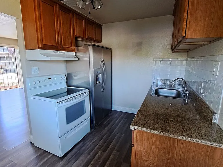 207 Brown St — Photo 4