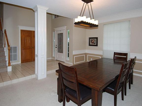 5th image of 5819 Valley Fair Dr