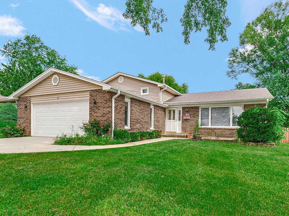 1st image of 12 W Beech Dr