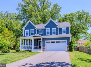 2905 Random Rd, Falls Church, VA 22042