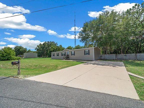 2nd image of 38 SE 70TH CIRCLE
