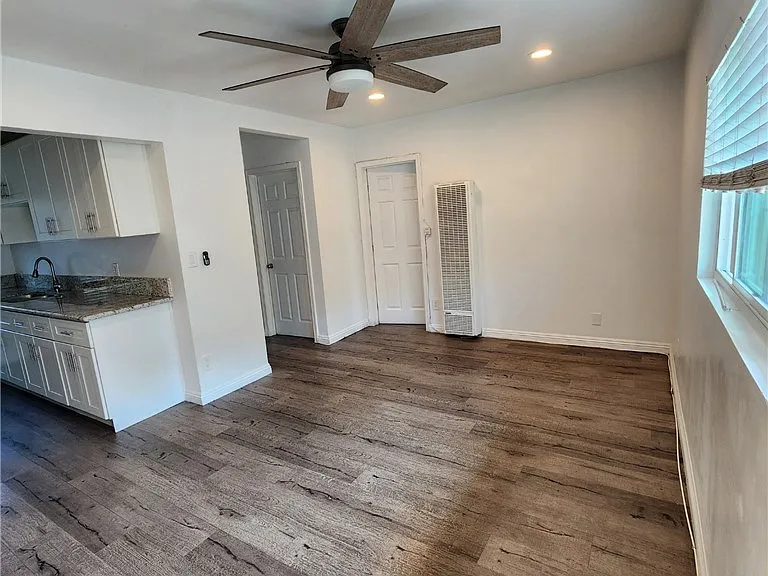 1524 S Van Ness Ave #3 — Photo 8