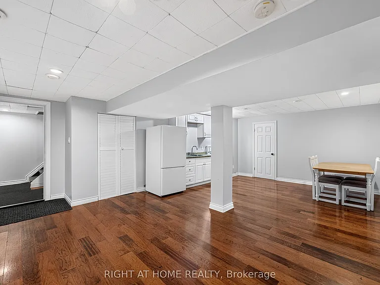 60 Westwood Dr — Photo 7