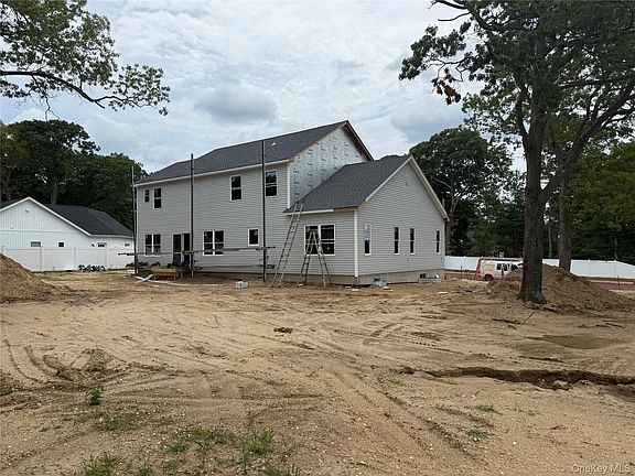 3rd image of 1 lotto Court