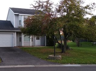 3409 Southport Dr, Island Lake, IL 60042