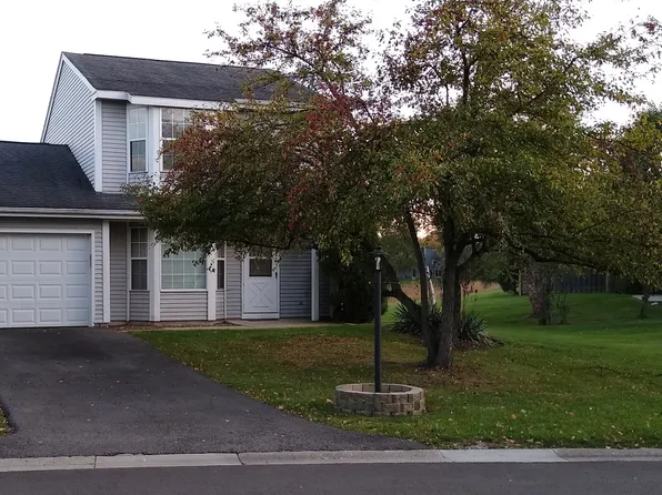 3409 Southport Dr, Island Lake, IL 60042