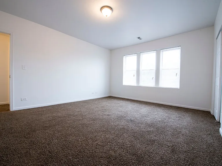 9244 S Saginaw Ave — Photo 17