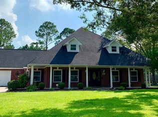 4 Richland Cir, Angleton, TX 77515