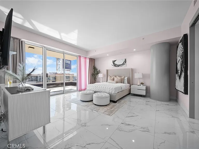 6250 Hollywood Blvd #12F — Photo 10