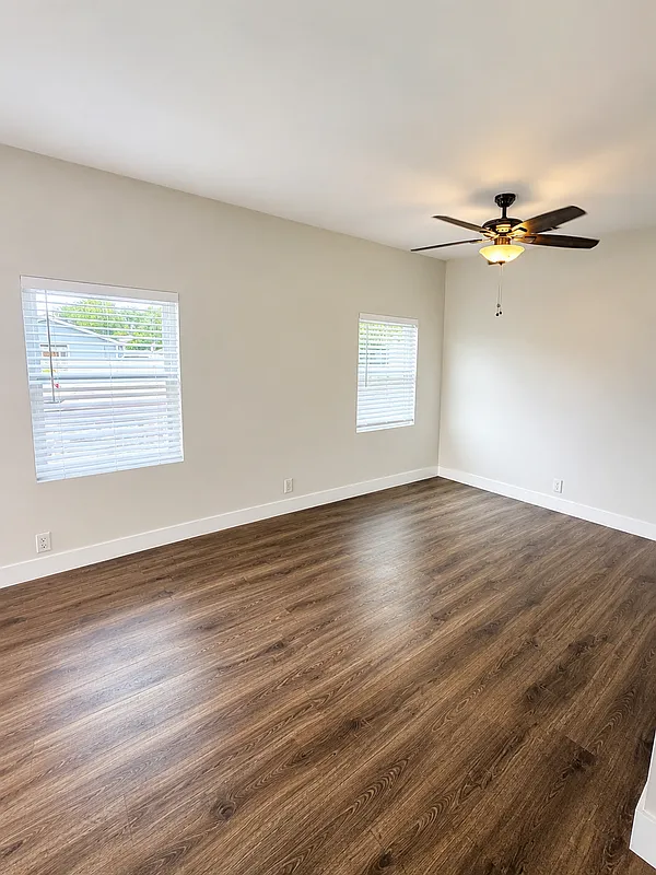3 bed, 2.0 bath, 1030 sqft, $3,450 — Photo 4