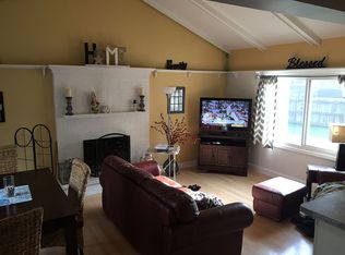 1502 Ridgewood Dr, Jenison, MI 49428