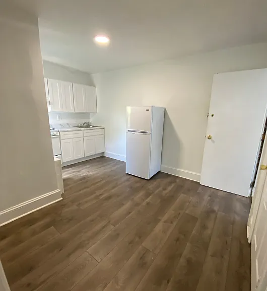 906 S 47th St #3F — Photo 1