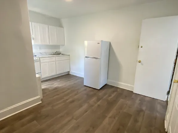 906 S 47th St APT 3F, Philadelphia, PA 19143