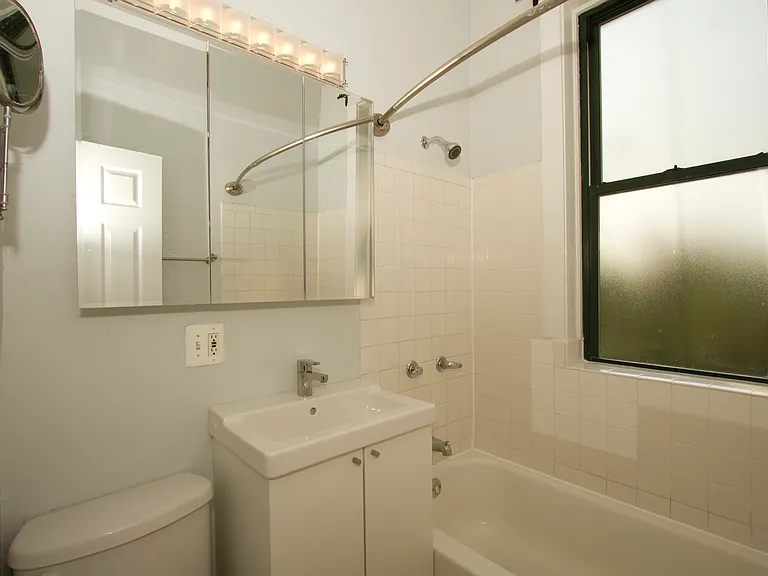 1701 N Albany Ave #3F — Photo 9