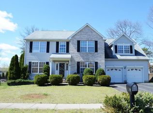 9 Andrew St, Howell, NJ 07731