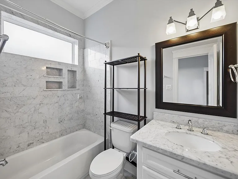 609 Rutland St #B — Photo 23