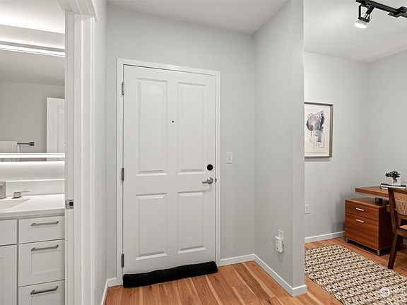 5th image of 111 108th Avenue NE #413