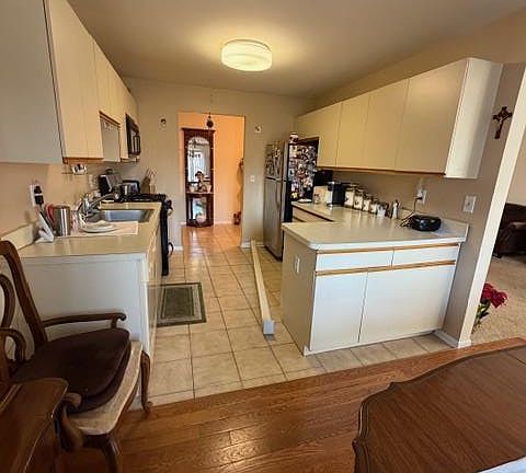 4th image of 74 Riverview Ct