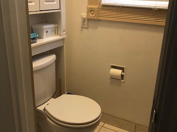 5th image of 2273 Fernley Ave