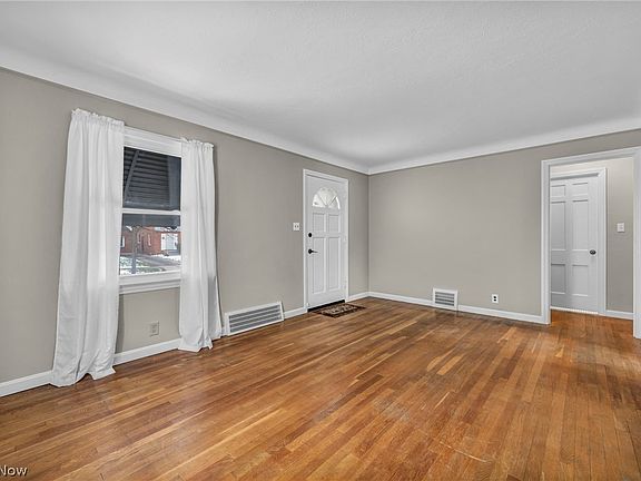 5th image of 21601 Gardenview Dr