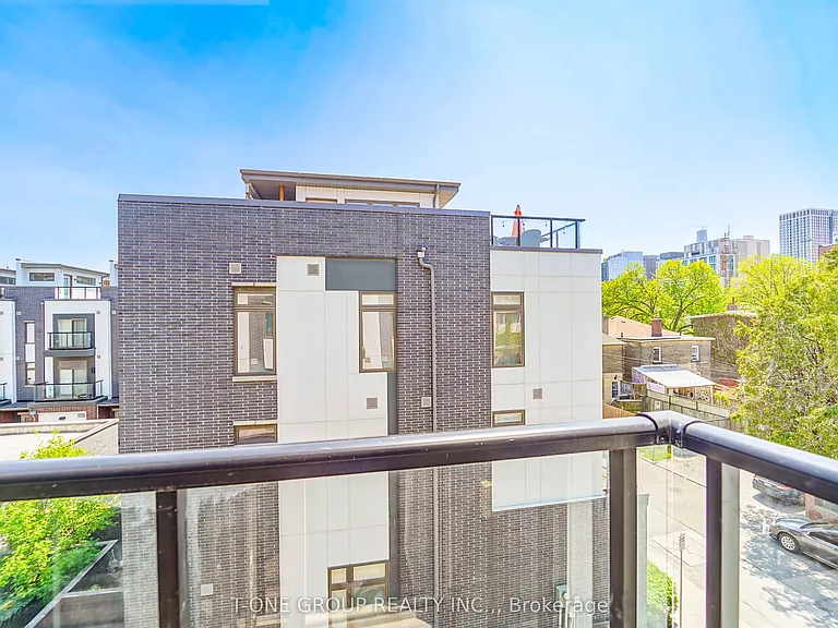 55 Sutton Ave — Photo 34