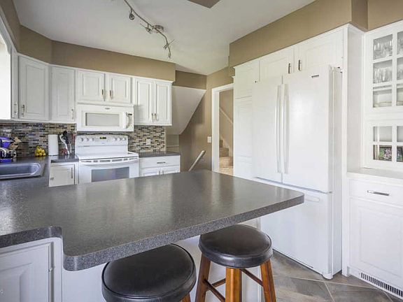 3rd image of 4084 Lucaya Ct SW