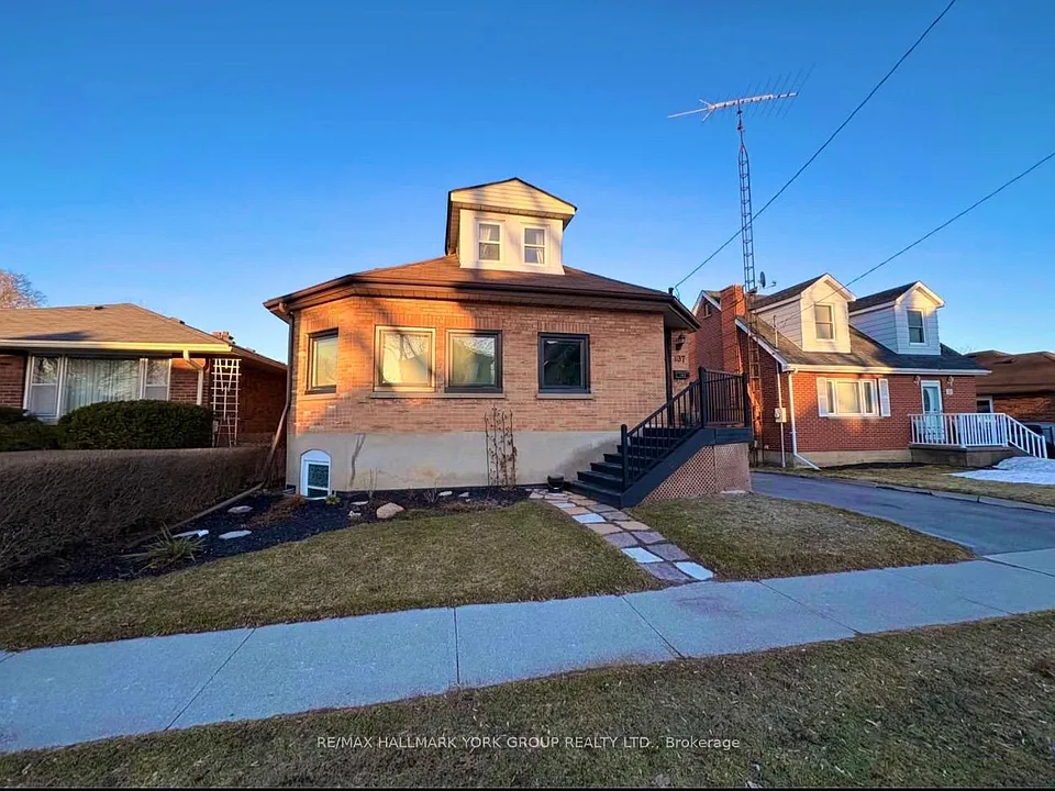 137 Rosehill Blvd