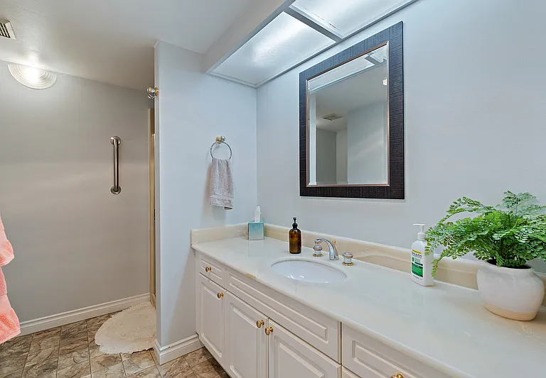 15512 Country Club Dr #B33 — Photo 19