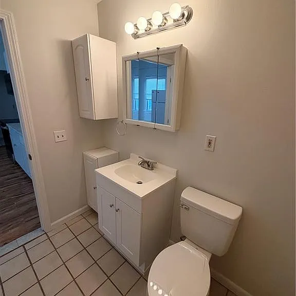 71 Hamlet Ave #1R — Photo 9