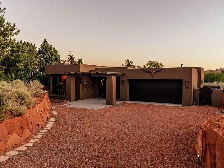 1358 Westlake Dr — Photo 1