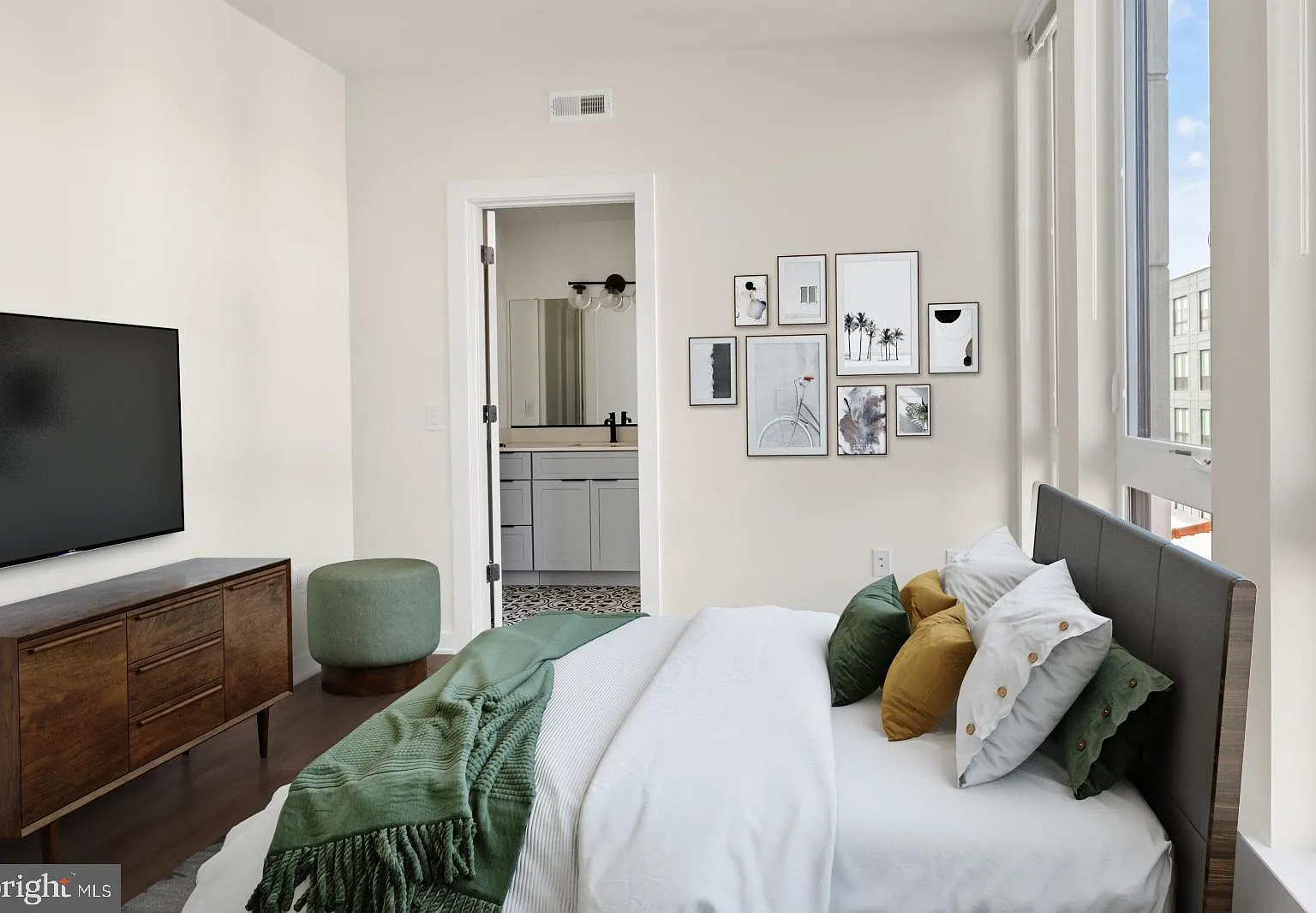 1 bed, 1.0 bath, 620 sqft, $1,581 — Photo 2