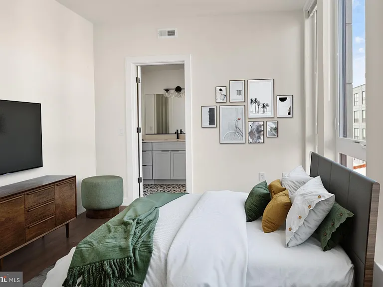 2401 Frankford Ave #2C — Photo 2