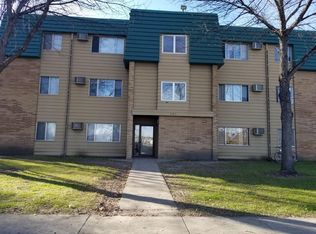 505 N 47th St, Grand Forks, ND 58203