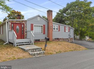 42 Roosevelt St, Berkeley Springs, WV 25411