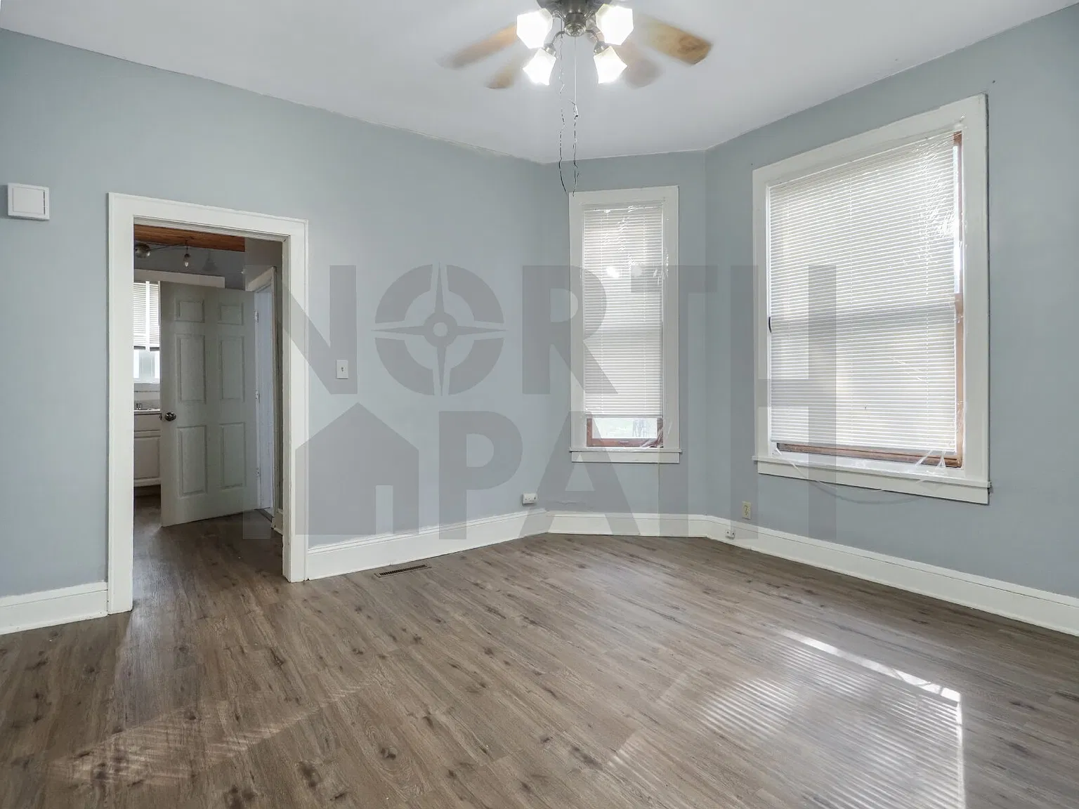 2 bed, 1.0 bath, 950 sqft, $1,395 — Photo 2