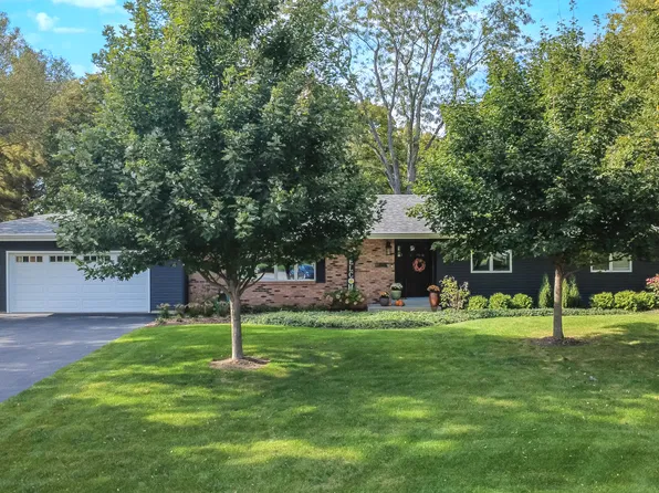 3895 N Chamlin Dr, Morris, IL 60450