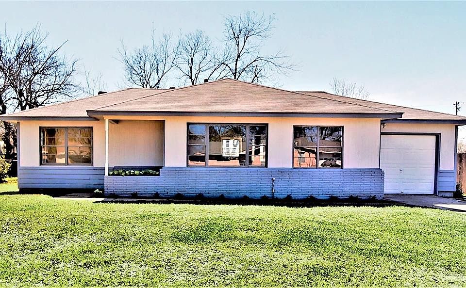 1st image of 109 Lakewood Dr