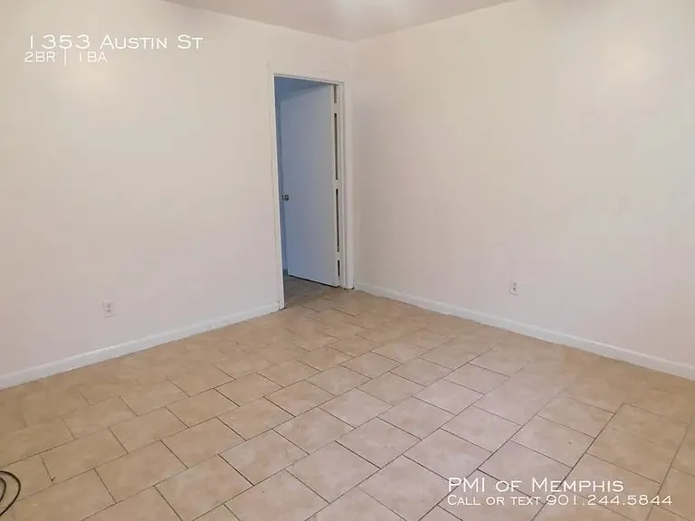 1353 Austin St — Photo 1