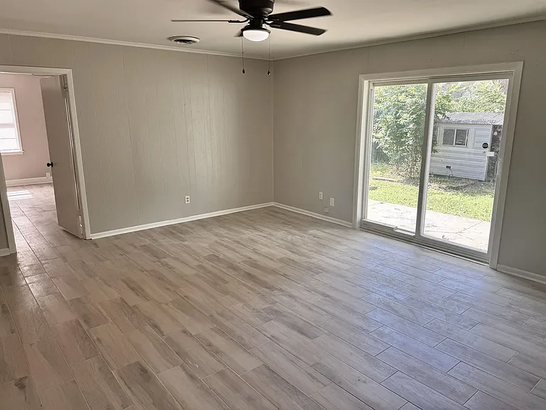 4669 Durbin Ave — Photo 8