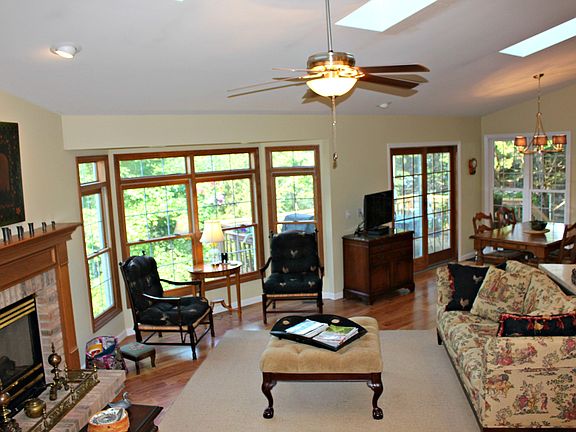 3rd image of 1378 S Lake Sherwood Dr