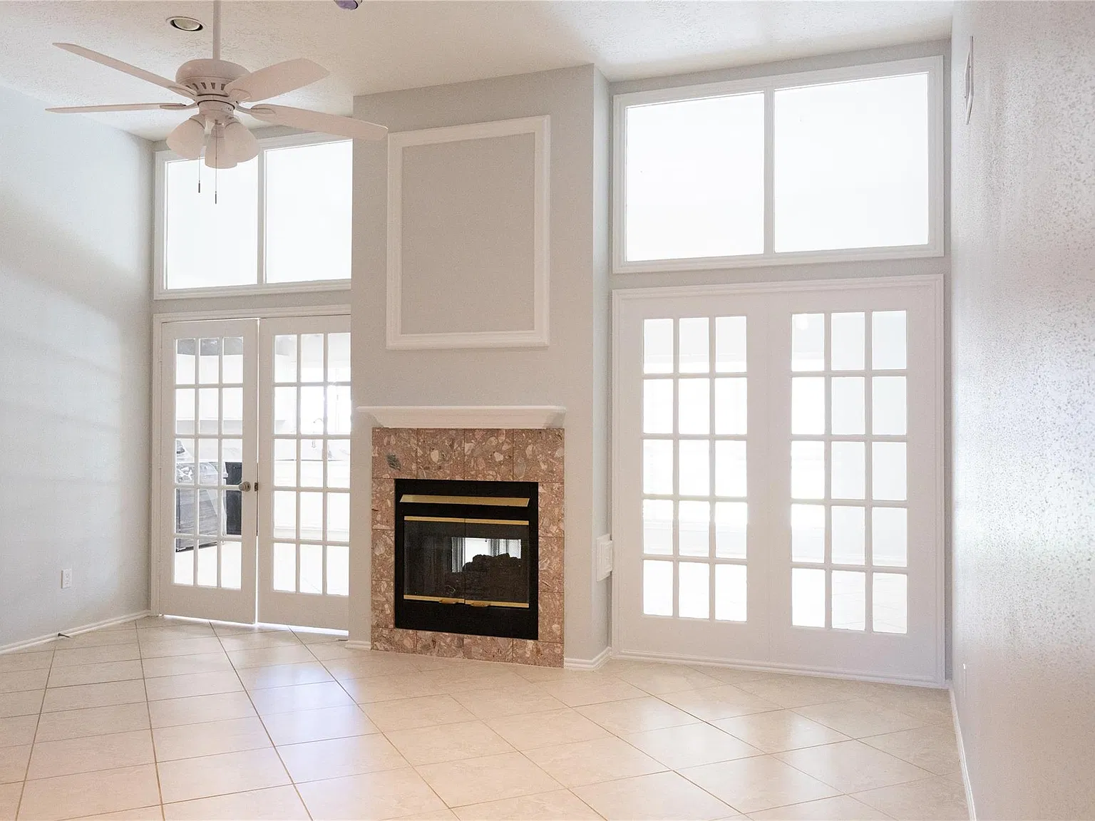 4 bed, 4.0 bath, 2194 sqft, $2,150 — Photo 3