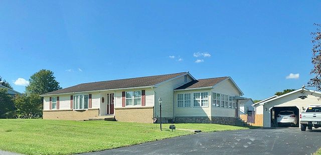 2nd image of 212 David Dr