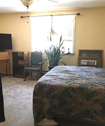 large bedrooms, large closets