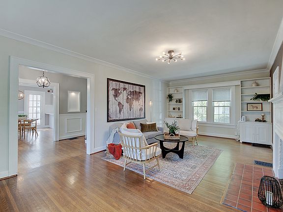 5th image of 5164 N Kenwood Ave