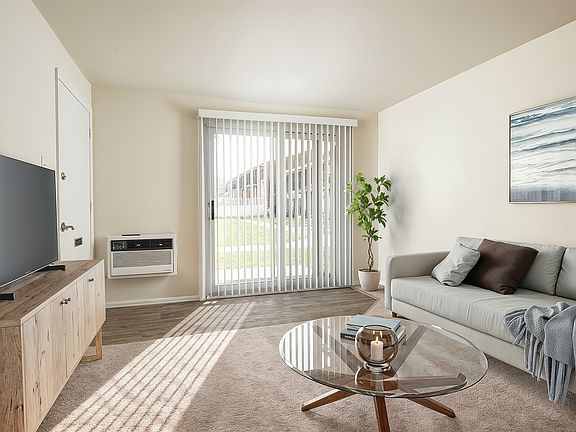 Aston_Glen_Living_Room_12-09-25_10_14