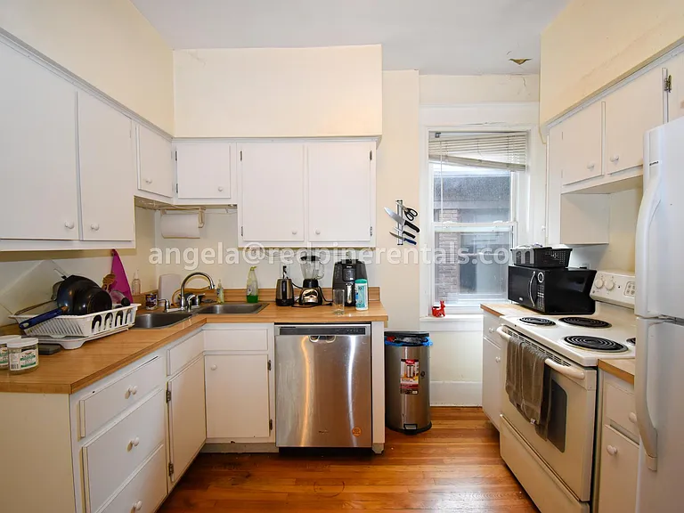 5728 Solway St #2 — Photo 8