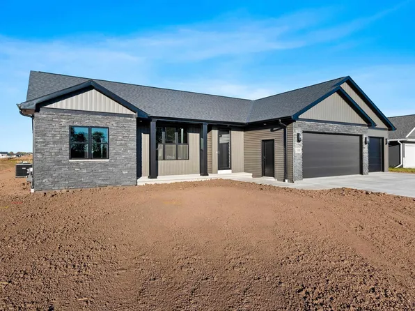 398 Willie Mays Cir, De Pere, WI 54115