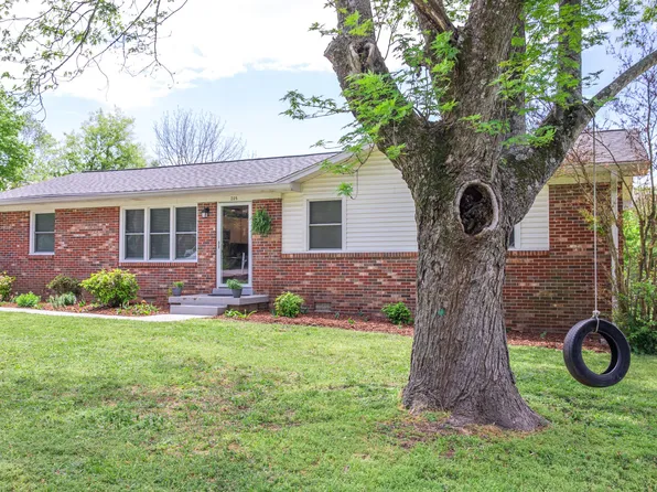 205 Oak Dr, Franklin, TN 37064