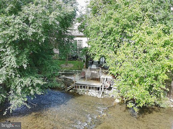 2nd image of 309 Stonegate Cir S