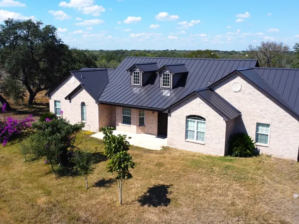 219 Private Road 568, Hondo, TX 78861